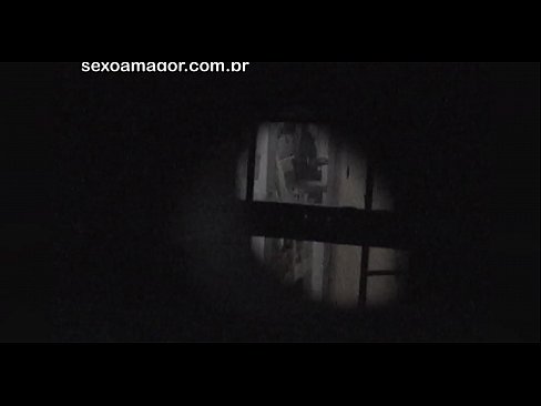 ❤️ Rubia es grabada en secreto por un voyeur del barrio escondido detrás de unos ladrillos huecos ❌ Video de porno en es.mysexgamer.ru ❌️