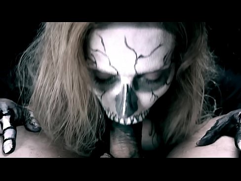 ❤️ Demon girl chupando pollas con su boca negra y tragando semen ❌ Video de porno en es.mysexgamer.ru ❌️