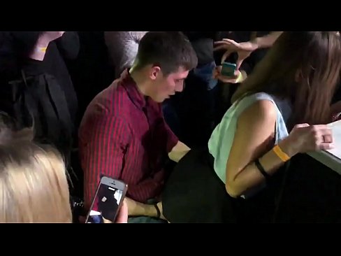 ❤️ Sexo real en una discoteca rusa. Chica rusa de 18 años en el ano y la vagina follada en un club nocturno ❌ Video de porno en es.mysexgamer.ru ❌️